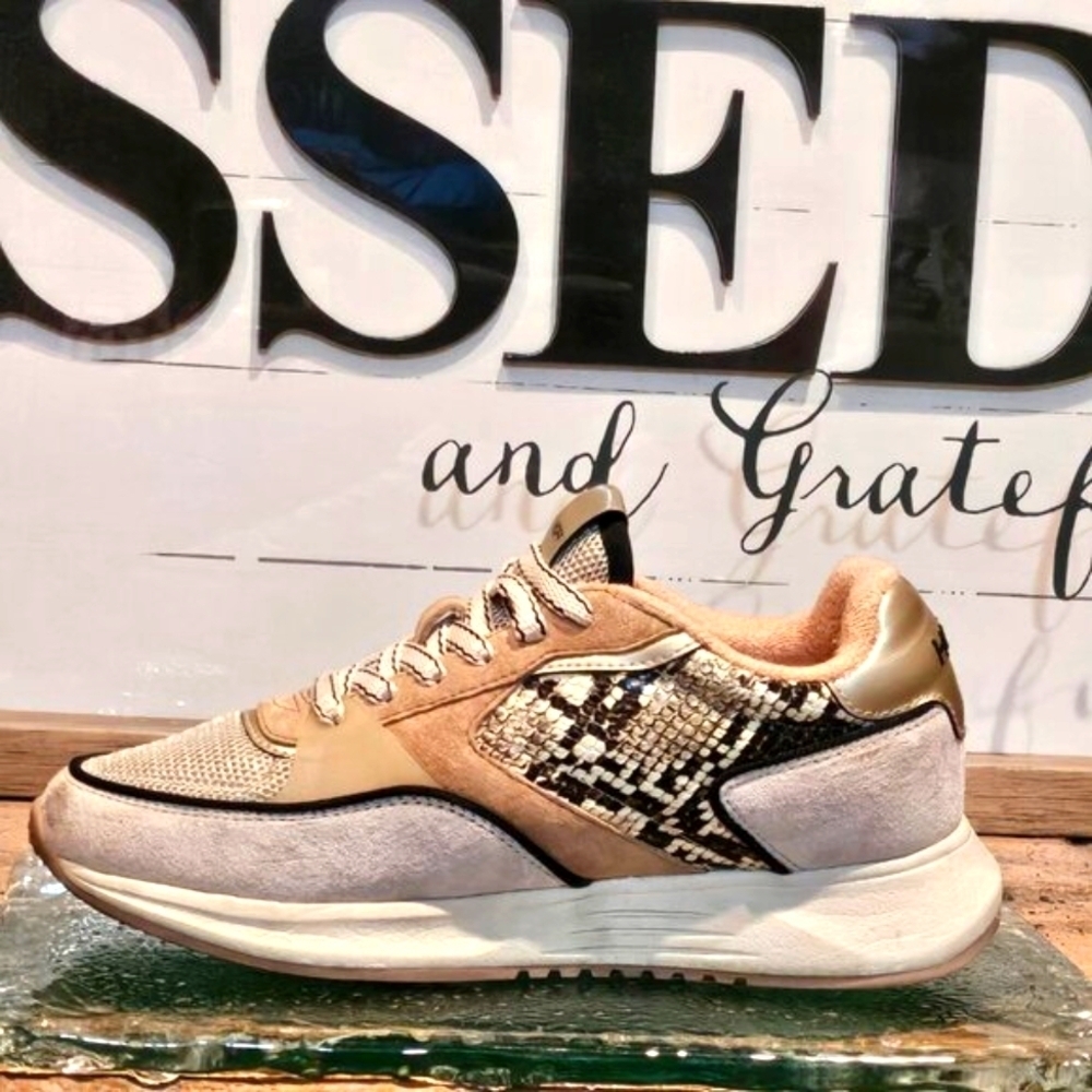 Hoff Ipanema Suede Snakeskin Sneaker in Beige Wmn 6.5 - Picture 3 of 9